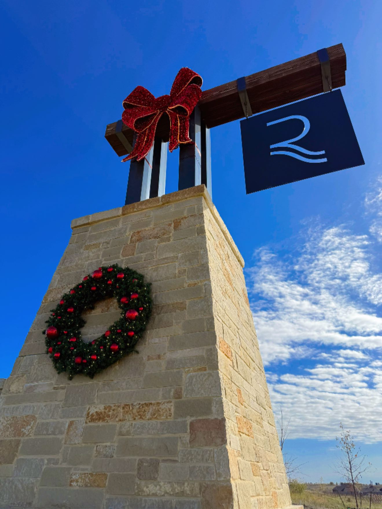Commercial Christmas lighting installation, photo 64 of 114