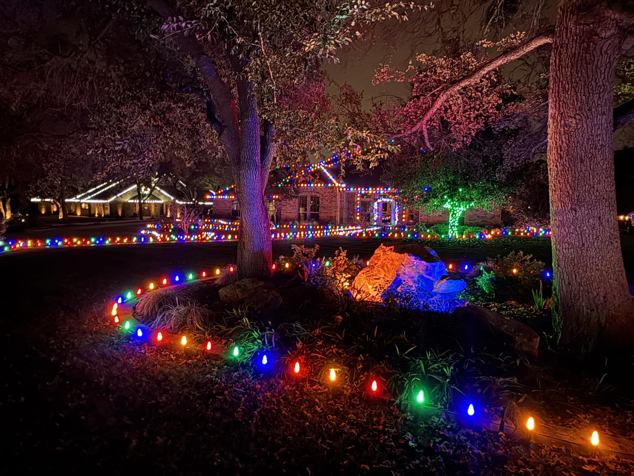 Commercial Christmas lighting installation, photo 72 of 114