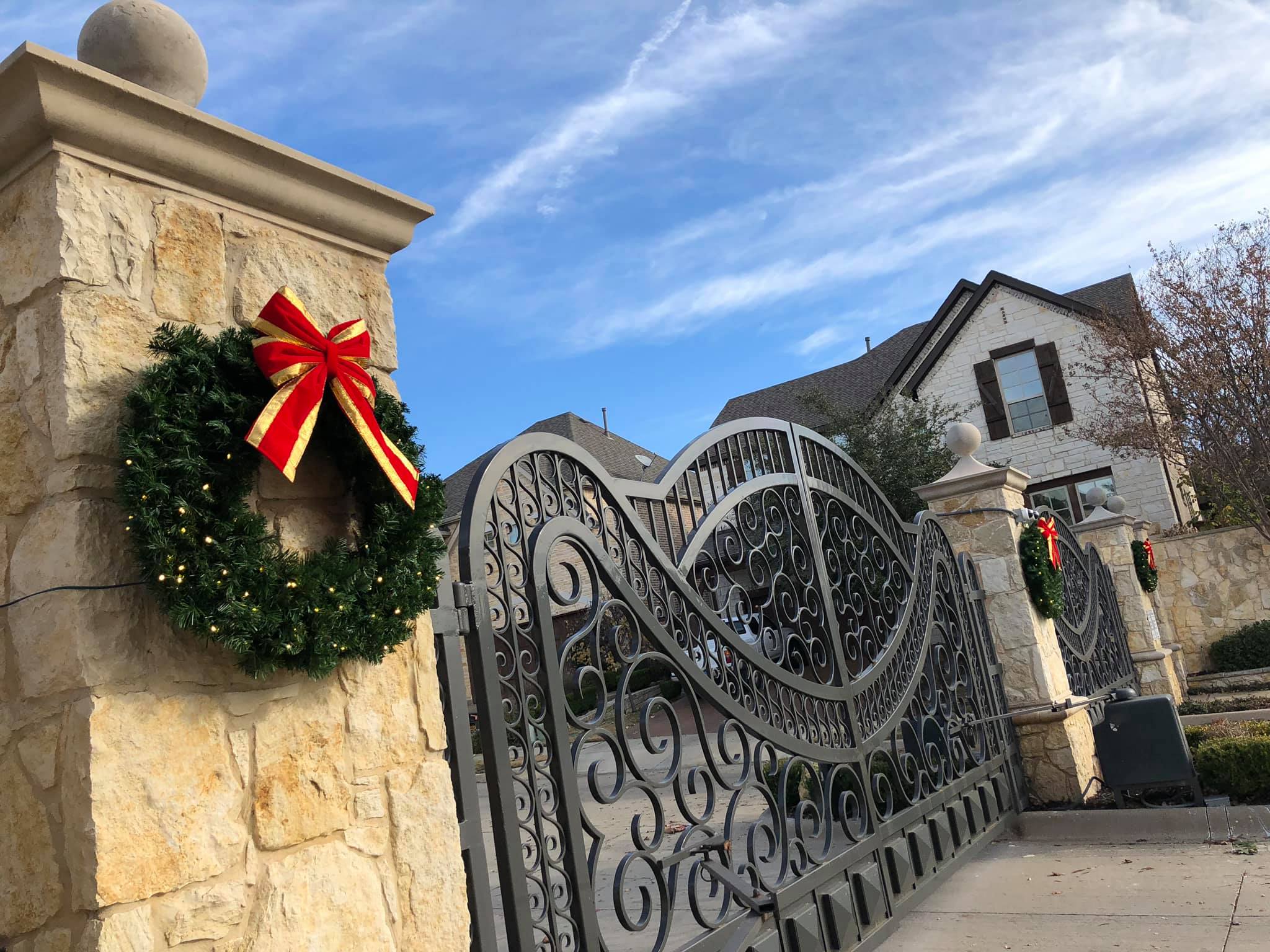 Commercial Christmas lighting installation, photo 95 of 114