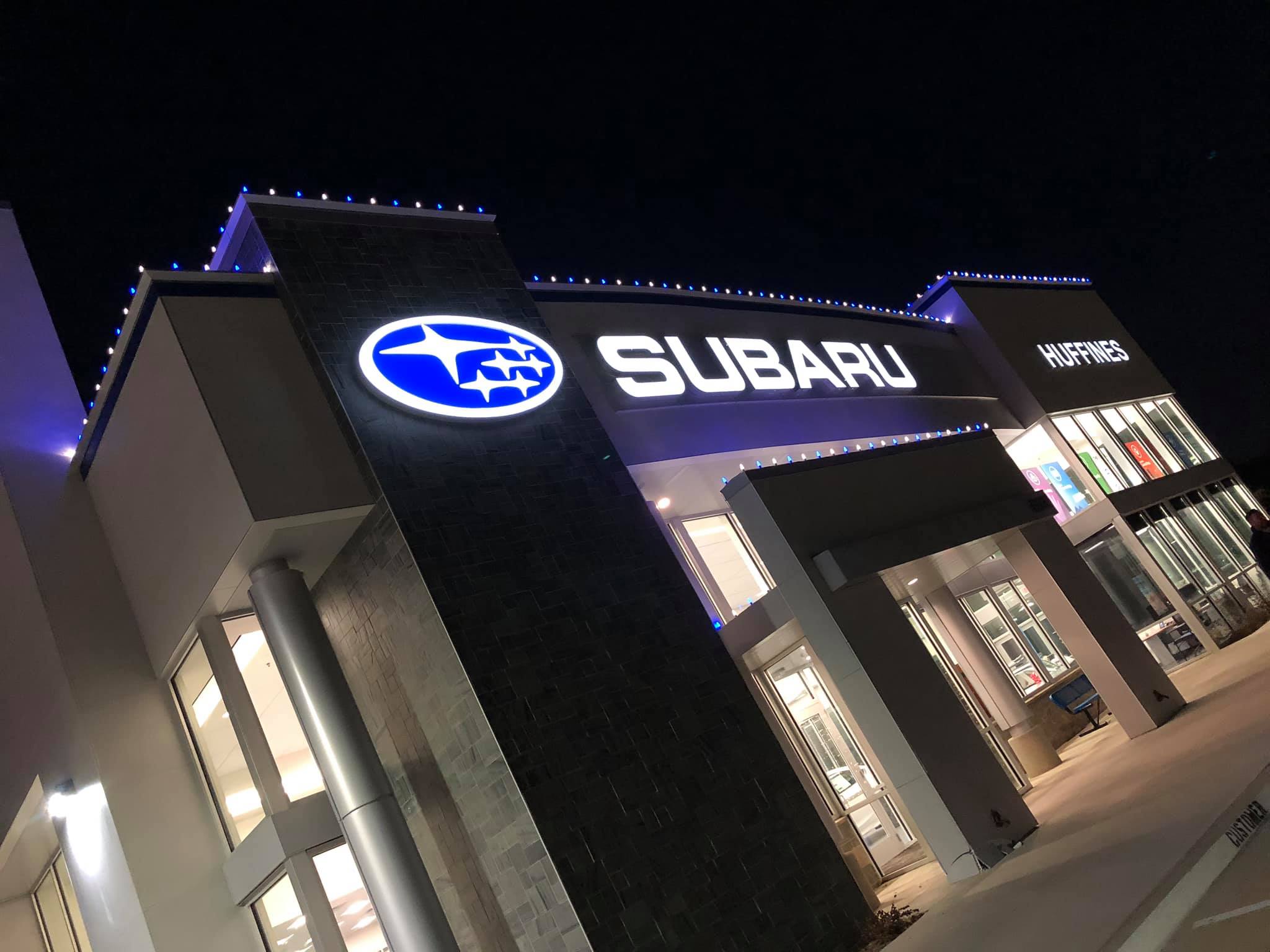 Commercial Christmas lighting installation, photo 98 of 114
