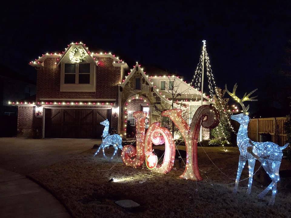 Residential Christmas lighting installation, photo 103 of 114