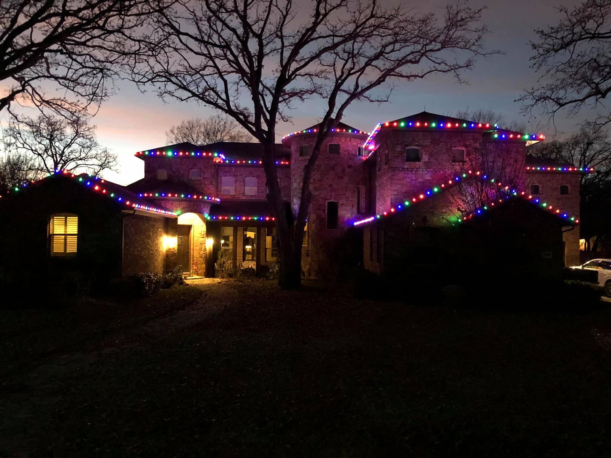 Residential Christmas lighting installation, photo 113 of 114