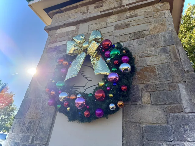 Commercial Christmas lighting installation, photo 15 of 114