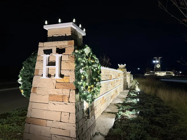 Commercial Christmas lighting installation, photo 13 of 114