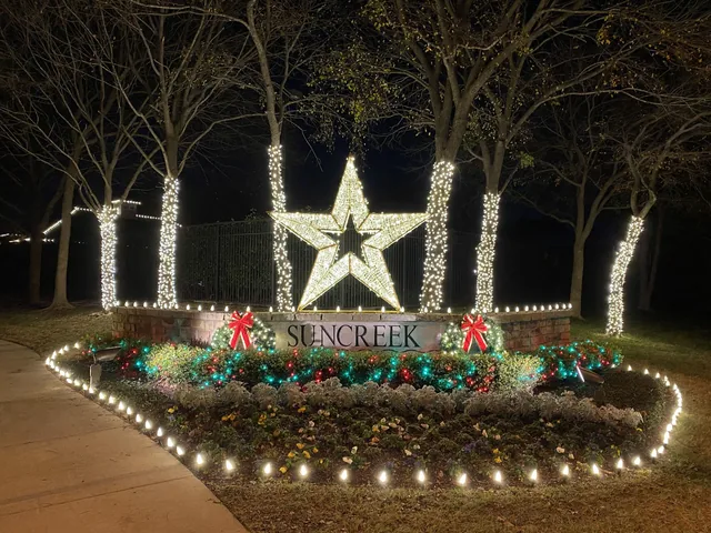Commercial Christmas lighting installation, photo 38 of 114